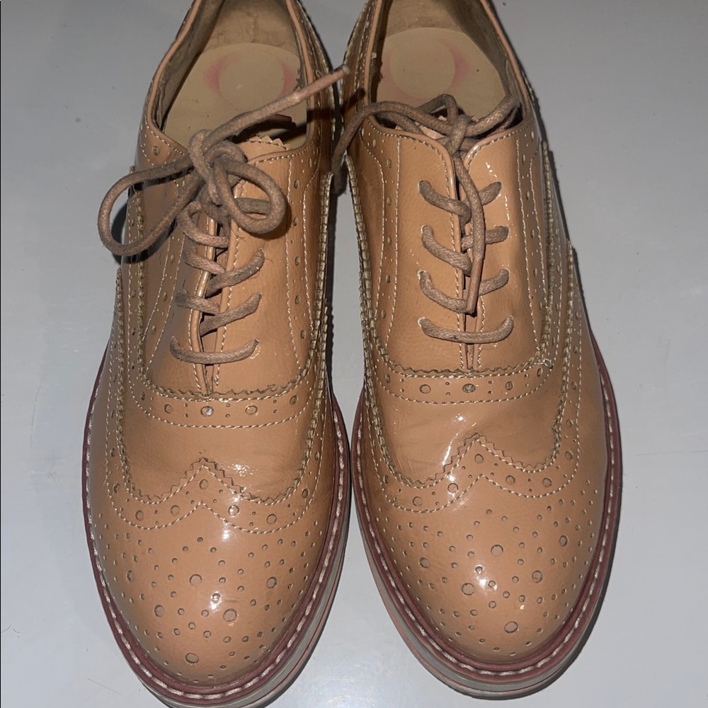 3/$15. Madden Girl G-Ritz Oxfords 5 1/2 - Picture 2 of 6